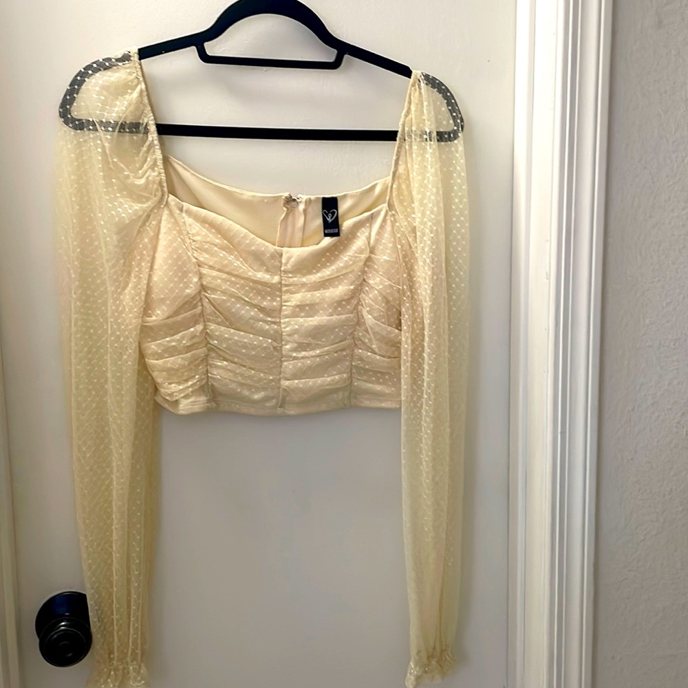 Windsor cheer cropped cream blouse